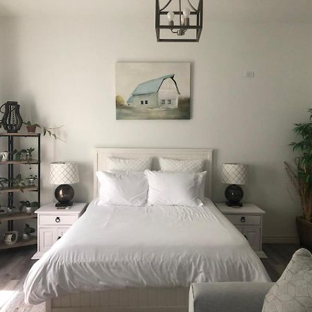 Beautiful Private Casita/Guesthouse W/ Kitchen, Access To Pool/Spa غوديير المظهر الخارجي الصورة